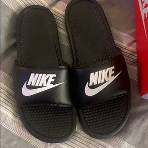 Nike Flops